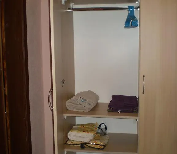 Manushev Σαντάνσκι